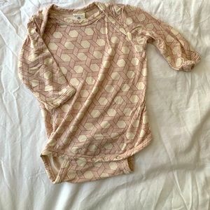 Cute geometric pattern long-sleeve onesie made w/ bamboo material Kate Quinn 0-3